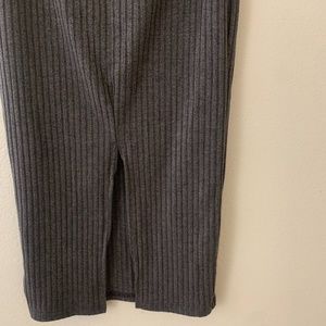 Gray knit skirt